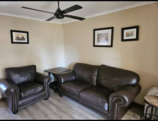 2 BEDROOM TOWNHOUSE FOR SALE IN ROOIHUISKRAAL NORTH